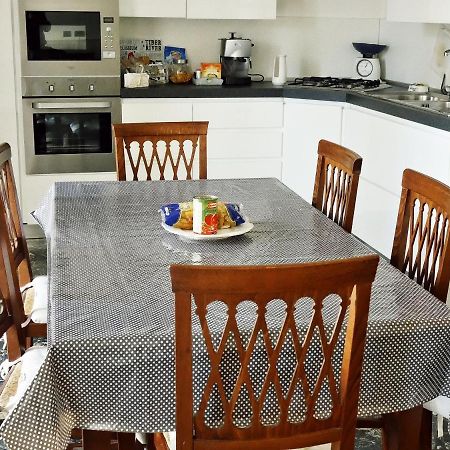 La Casetta Di Nonna Pina - Appartamento Con Cucina In Pieno Centro Torre Annunziata Eksteriør bilde